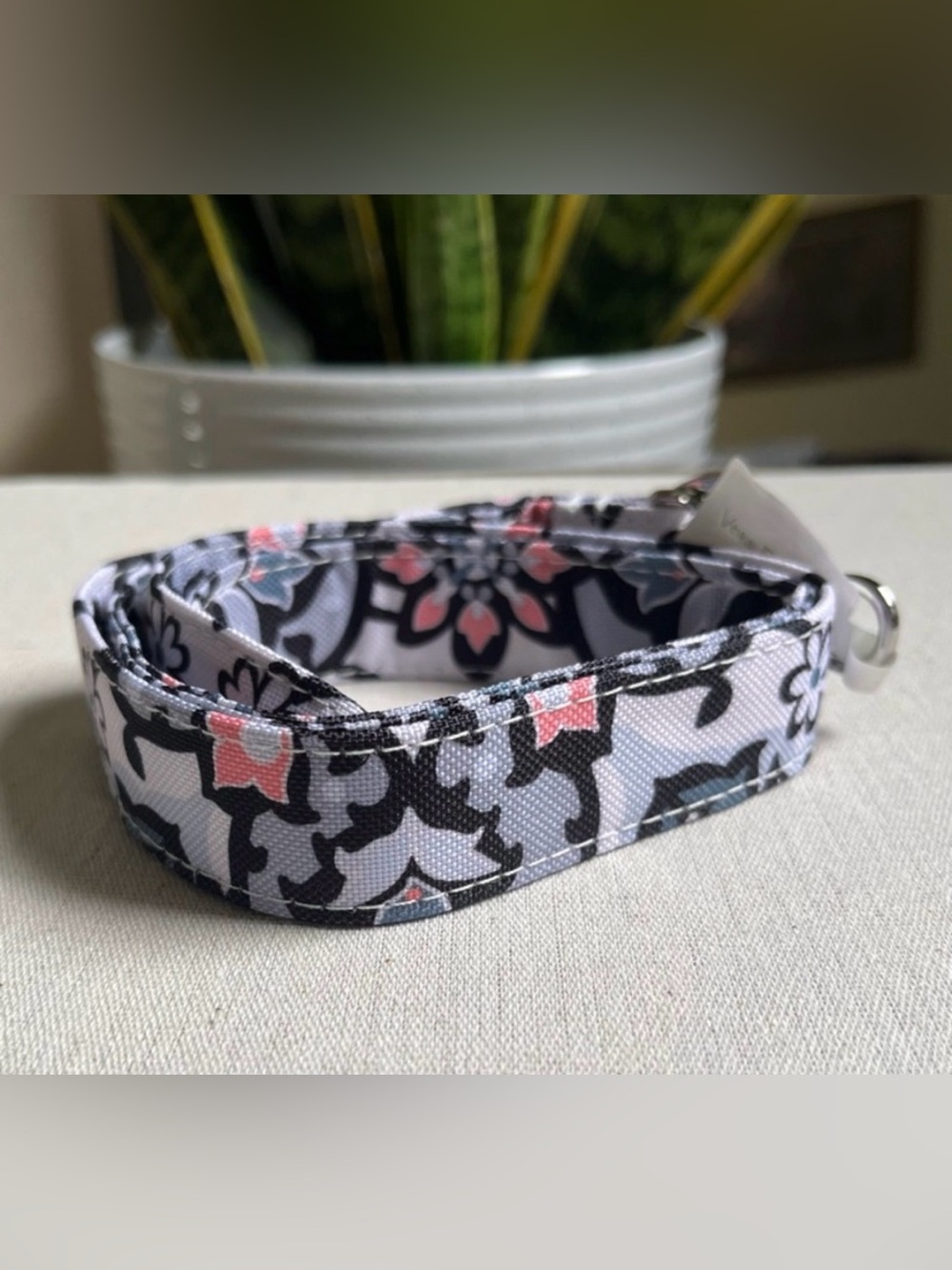 NWT Vera Bradley Lighten Up Wide Lanyard "Lisbon
Medallion"
$6 $19